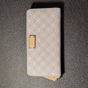 NWT Kate Spade Wallet